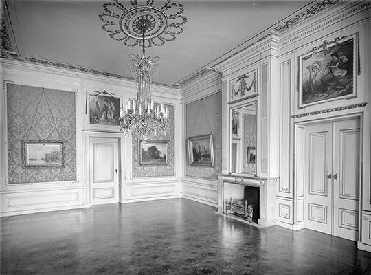 Parket op pad: van balzaal naar theaterfoyer